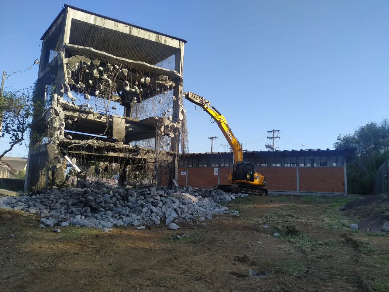 Obra executada pela Nobre Demolidora