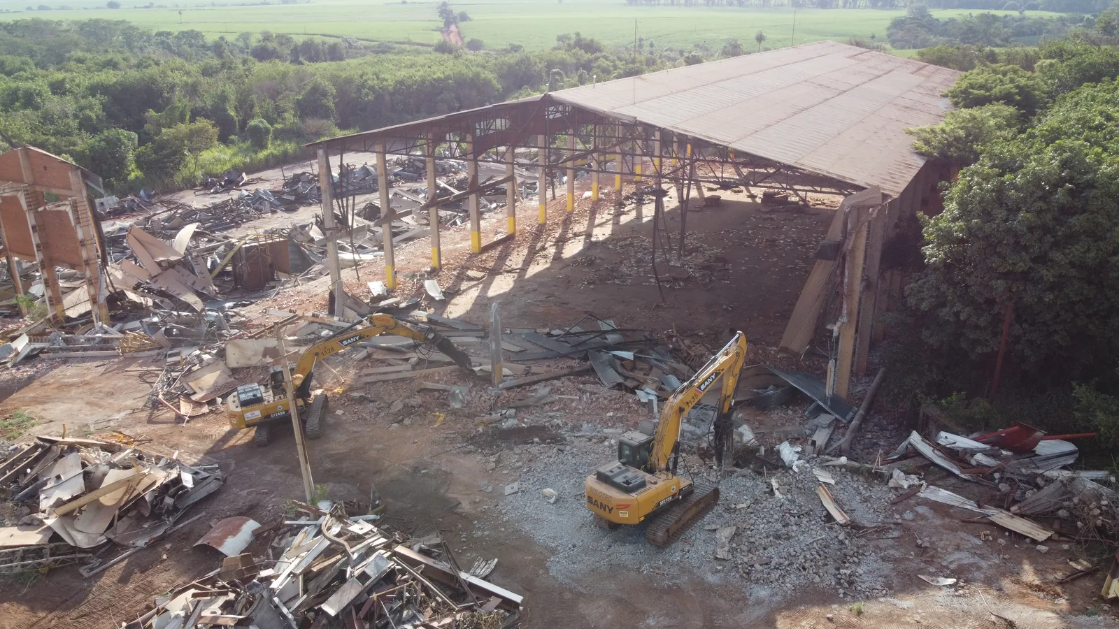 Obra executada pela Nobre Demolidora